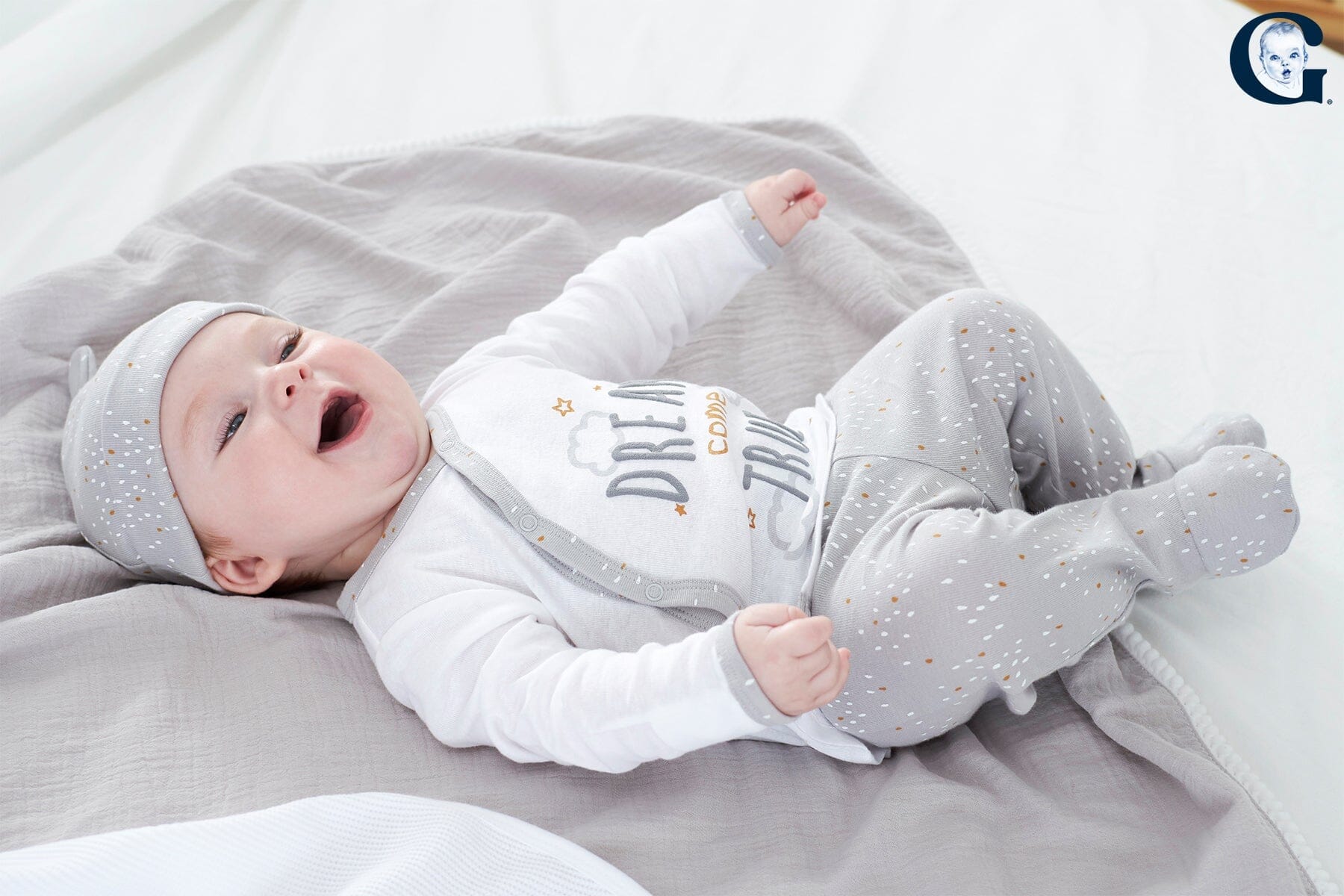 How to Dress Your Newborn in the Winter | Gerber Childrenswear How to Dress Your Newborn in the Winter | Gerber Childrenswear