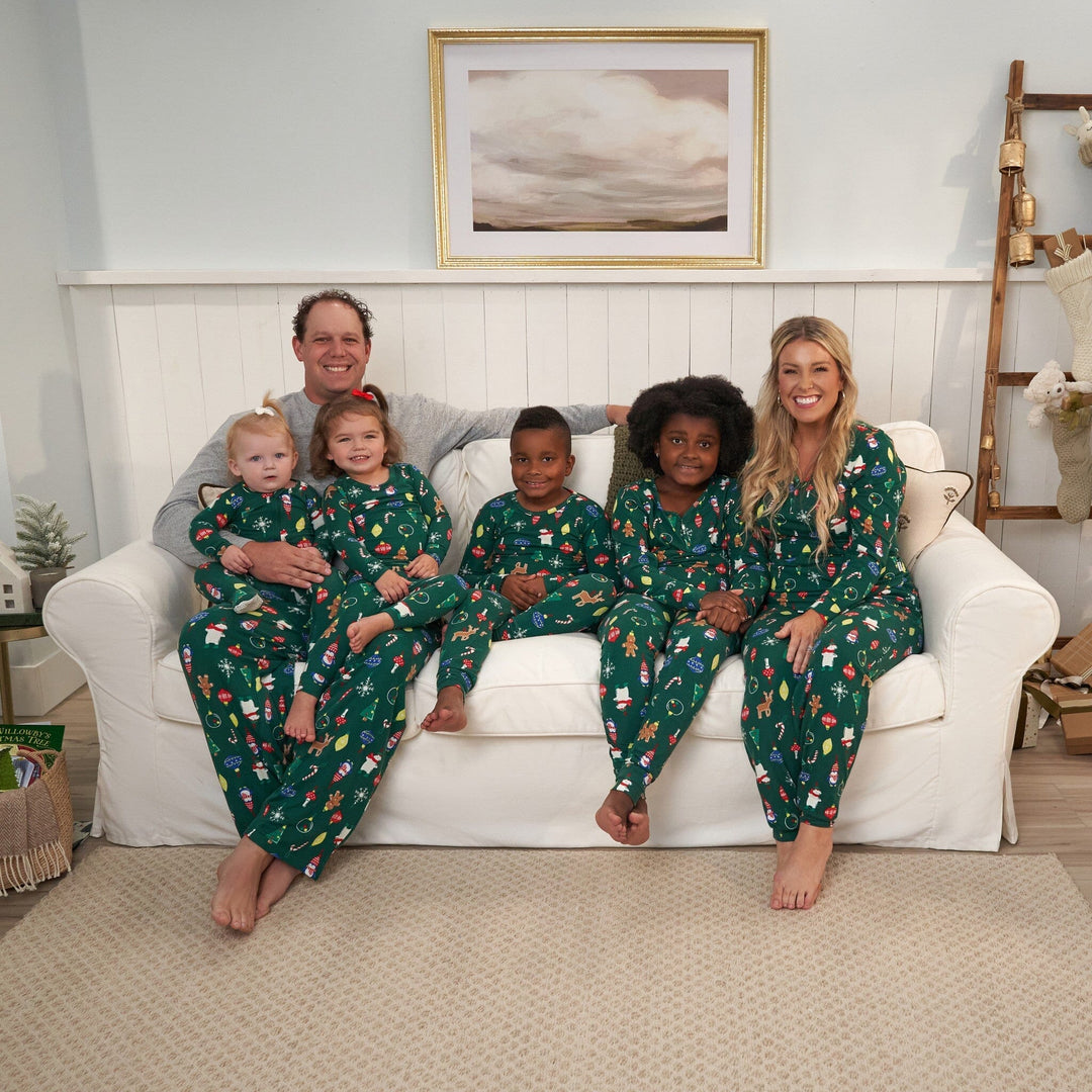 Family Matching Pajamas & Outfits