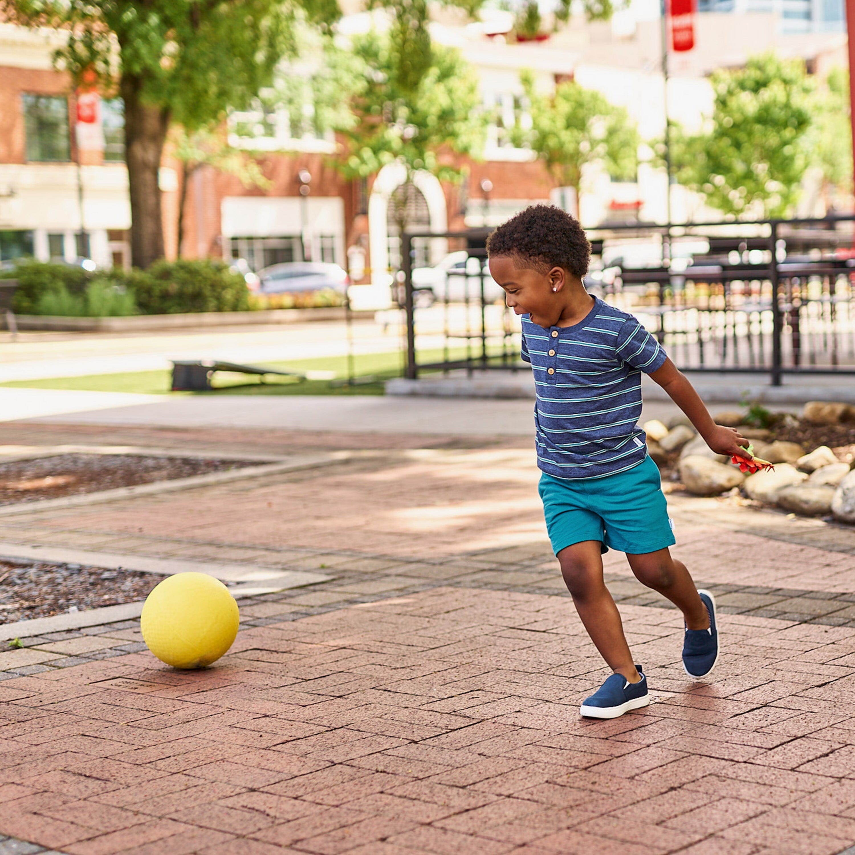 3-Piece Infant & Toddler Boys Chasing Waves T-Shirts & Shorts outfits Gerber® 