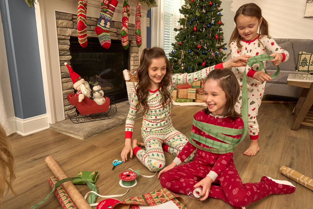 2-Piece Big Kids Neutral Oh What Fun Fair Isle Hacci Snug Fit Pajama Set sleepwear Gerber® 