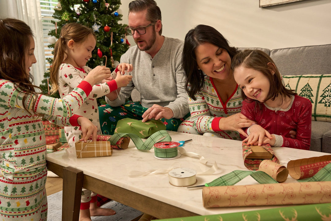 2-Piece Women's Oh What Fun Fair Isle Hacci Pajama Set sleepwear Gerber® 