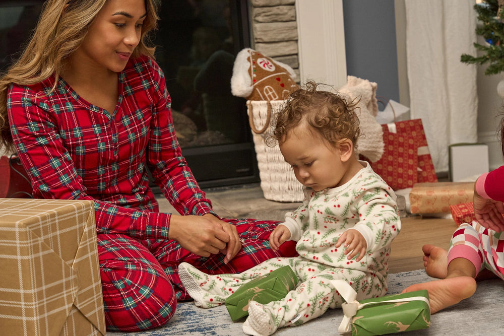 2-Piece Women's Stewart Plaid Hacci Pajama Set sleepwear Gerber® 