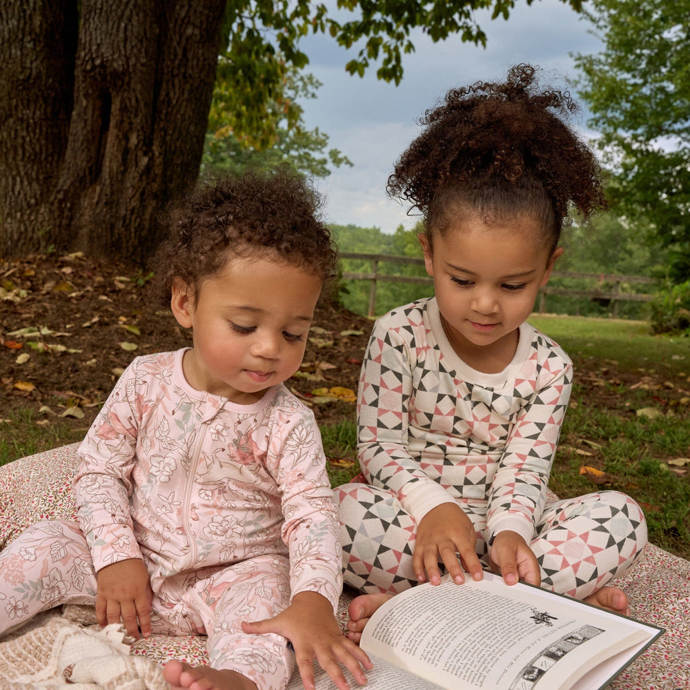 2-Piece Baby Girls Off-White Snug Fitting Footless Pajama Set Sleepwear Gerber® 