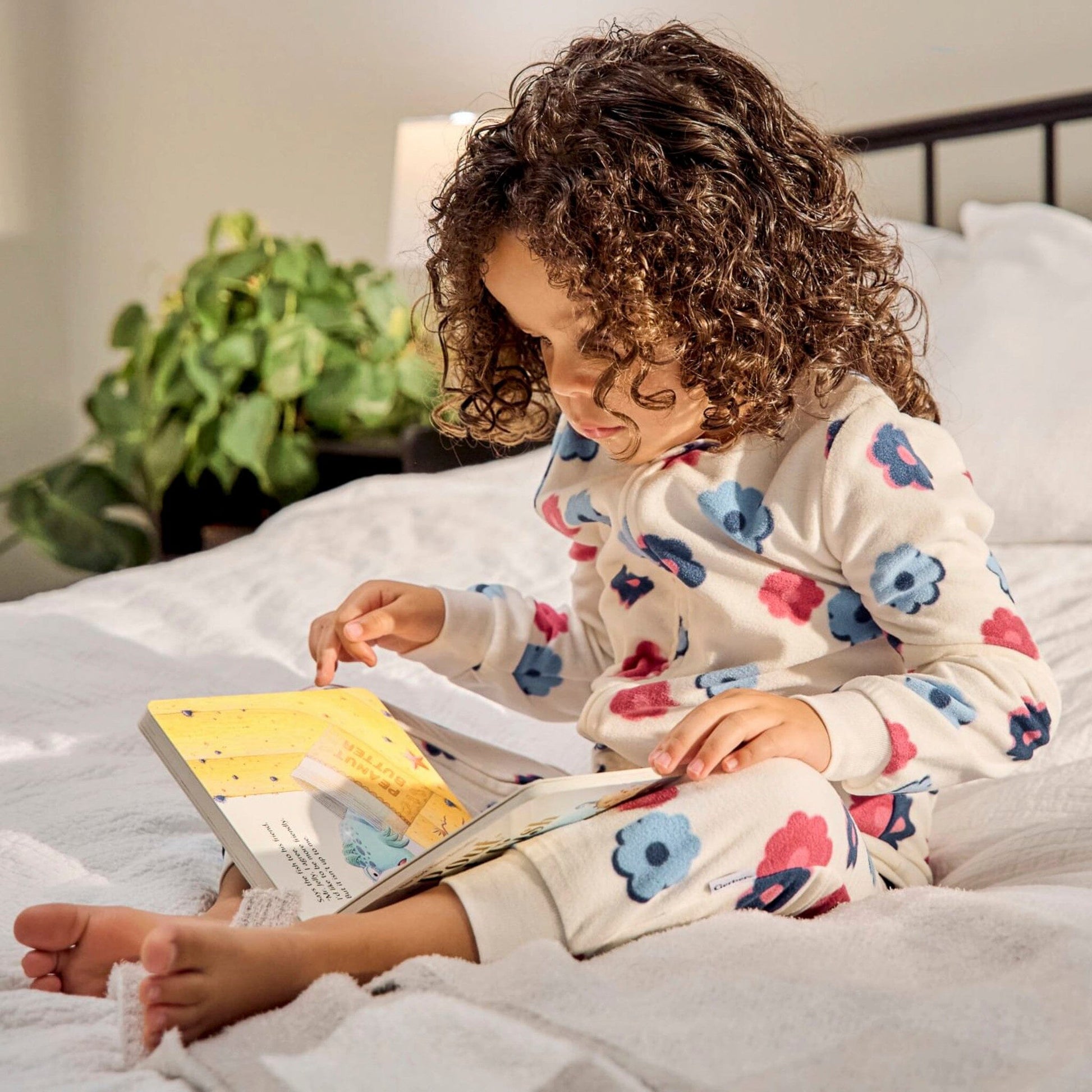 3-Pack Baby & Toddler Girls Hearts Footless Fleece Pajamas Sleepwear Gerber® 
