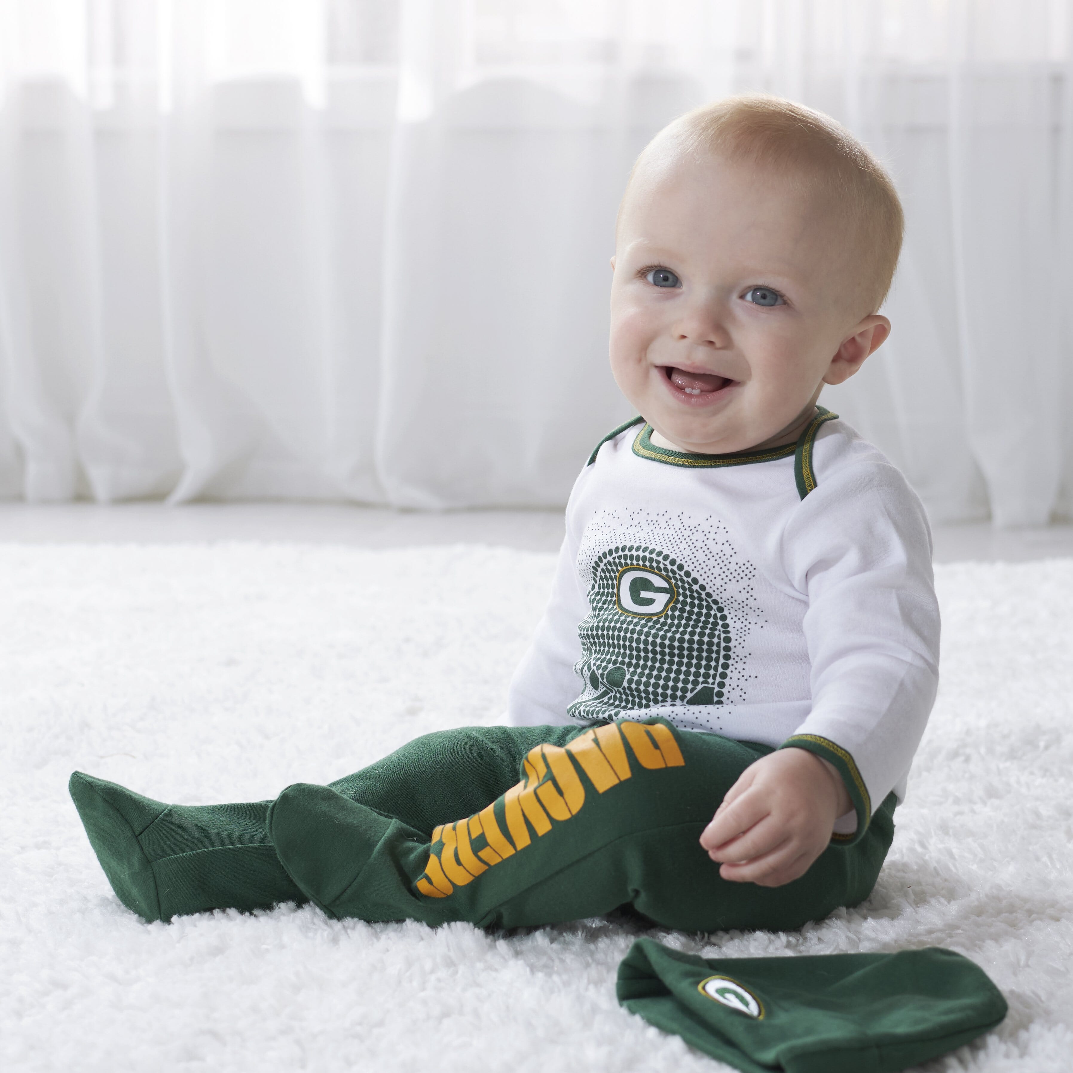 Green Bay Packers 3-Piece Baby Boys Bodysuit, Pant, and Cap Set-Gerber Childrenswear