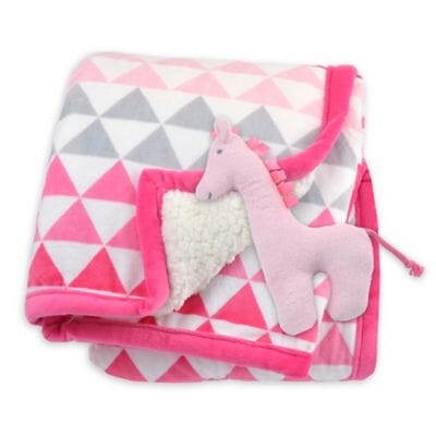 Triangle-Print Plush Blanket in Pink
